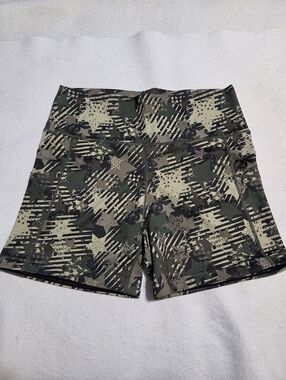 Constantly Varied Gear Women's Camouflage Athletic Shorts -Green Star Print. SzL